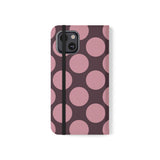 iPhone 13 plånboksskal i veganskt läder – Pink Plum Polka Dot-design
