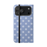iPhone 17 Pro Max Plånboksfodral i veganskt läder – Light Blue Polka Dot Design