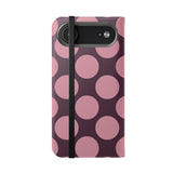 iPhone 17 Air plånboksfodral i veganskt läder – design med Pink Plum Polka Dot